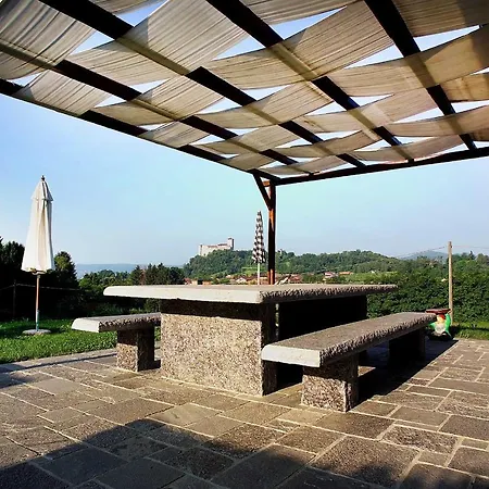 Cascina Canee Panzió Angera